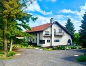 Prostorný rodinný dům 5+kk s terasou, na pozemku o celkové výměře 917 m2, Statenice Černý Vůl., cena 19000000 CZK / objekt, nabízí