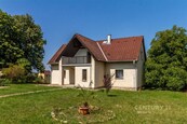 Prodej rodinného domu 5+1 s velkým pozemkem ve Velké Bukové, v srdci Křivoklátských lesů, cena 6290000 CZK / objekt, nabízí 