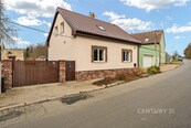 Prodej rodinného domu 142 m2, pozemek 949 m2 Dolany, cena 10490000 CZK / objekt, nabízí CENTURY 21 Dream