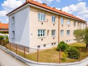 Prodej slunného bytu 3+1 s garáží a zahrádkou v Blatné, cena 3775000 CZK / objekt, nabízí 