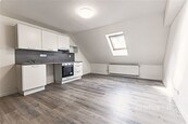 Pronájem bytu 2kk 48 m2 Humna, Kladno, cena 17400 CZK / objekt / měsíc, nabízí 