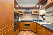 Prostorný byt 3+kk (110,32 m2) se dvěma balkony, venkovním parkovacím stáním ve vyhledávaných Zbuzanech - klidné bydlení jen pár minut od Prahy., cena 11450000 CZK / objekt, nabízí 