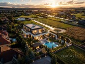 Exkluzivní stavební pozemek o výměře 1 801 m2 v prestižní rezidenční lokalitě Voděradská v Říčanech u Prahy. Kompletně zasíťováno, možnost okamžité výstavby, klidná lokalita s výbornou dostupností do , cena 22800000 CZK / objekt, nabízí CENTURY 21 Harmony