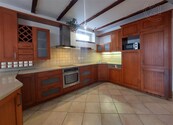 Byt 2+kk o výměře 90 m2 v rodinném domě, ul. Husova, Říčany u Prahy, cena 21000 CZK / objekt / měsíc, nabízí
