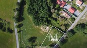 Pozemek o velikosti 1 956 m2 s platným stavebním povolením pod hradem Vysoký Chlumec, cena 3900000 CZK / objekt, nabízí 