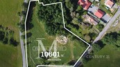 Pozemek o velikosti 10 601 m2 s platným stavebním povolením pod hradem Vysoký Chlumec, cena 11999000 CZK / objekt, nabízí 