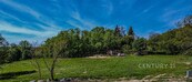 Stavební pozemek o velikosti 3 010 m2 pod hradem Vysoký Chlumec, cena 3999000 CZK / objekt, nabízí 