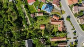 TOP investiční příležitost v Chyňavě: Přestavba na 3 byty + stavební parcely k prodeji, cena 8990000 CZK / objekt, nabízí 