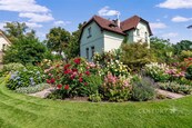 Prvorepubliková vila na pozemku 723 m2 ve Vysočanech, cena 29880000 CZK / objekt, nabízí 