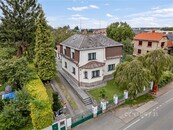 Rodinný dům 4+1, garáž + dům pro hosty, na pozemku 1 960 m2, cena 19700000 CZK / objekt, nabízí 