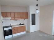světlý byt 2+kk s výtahem a dobrou dostupností, J. Á. Komenského 1725/2, Trnovany, 41501 Teplice, 5. patro, 37 m2, cena 8000 CZK / objekt / měsíc, nabízí