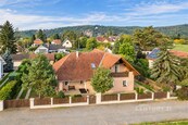 Prostorný rodinný dům (220 m2) se zahradou (812 m2), dvojgaráží a soukromím na okraji obce Hradištko Rajchardov , cena 16590000 CZK / objekt, nabízí 