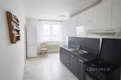 Prodej prostorného, světlého bytu 3+1 s balkonem a sklepem v 11. nadzemním podlaží s výhledem z horního patra domu na adrese Pionýrská, cena 4790000 CZK / objekt, nabízí CENTURY 21 K&L Reality