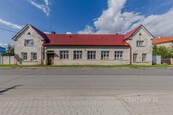 Dům s velkým potenciálem - bydlení, dvě bytové jednotky nebo zemědělská usedlost, cena cena v RK, nabízí CENTURY 21 K&L Reality