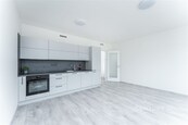 Pronájem bytu 1+kk v exkluzivním projektu Kolbenova park, cena 17900 CZK / objekt / měsíc, nabízí CENTURY 21 Kobler Reality