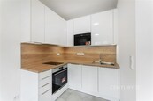 Prodej nového 1+kk (32 m2) s balkonem a kuchyňskou linkou - Praha 10 - Hostivař, cena 6700000 CZK / objekt, nabízí 