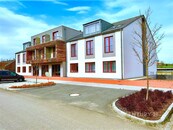 Pronájem jednotky 1kk s terasou v ubytovacím zařízení - Tachlovice, 48 m2 , jednotka 308, cena 17500 CZK / objekt / měsíc, nabízí 