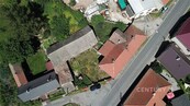 Prodej RD v obci Pochvalov, se stodolou a garážemi k rekonstrukci, stavební povolení na přestavbu na BJ, cena 5990000 CZK / objekt, nabízí 