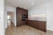Tato nemovitost, může být právě vaším domovem 4+kk s balkónem, terasou a předzahrádkou, garážovým stáním a velkorysou komorou, cena 31000 CZK / objekt / měsíc, nabízí 