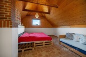 Malebná chata se zahradou na břehu Vltavy, cena 3725000 CZK / objekt, nabízí 