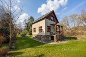 Malebná chata se zahradou na břehu Vltavy, cena 3725000 CZK / objekt, nabízí CENTURY 21 The Most Reality