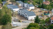 Novostavba až 6+kk Jesenice, Kamenice Těptín, cena 15600000 CZK / objekt, nabízí 