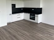 Pronájem bytu 2+kk s parkováním a balkonem v novostavbě - Skvrňany, Plzeň, cena 19500 CZK / objekt / měsíc, nabízí 