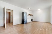 Velký balkon, bezproblémové parkování a výhled na Prokopské údolí, cena 6400000 CZK / objekt, nabízí CENTURY 21 The Most Reality