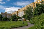 Prostorný a částečně zařízený byt 4+1 k pronájmu v Bzenecké ulici v Plzni, cena 19000 CZK / objekt / měsíc, nabízí 