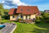 Prodej rodinného domu 5+kk s pozemkem 2050 m2 a garáží, cena 12000000 CZK / objekt, nabízí 