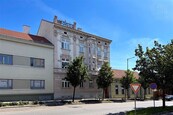 Prostorný byt ve Znojmě 97,6 m2, s lodžii 10,2 m2, na ulici Sokolská, cena 4242000 CZK / objekt, nabízí