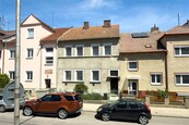 Prodej patrového RD se dvěma byty, ul. Bolzanova, Znojmo, cena cena v RK, nabízí 