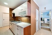 Pronájem bytu 3+1 s balkonem, ul. Aninská, Znojmo, cena 16500 CZK / objekt / měsíc, nabízí