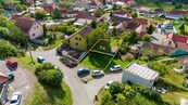 Stavební pozemek (393 m2) se stavebním povolením a projektem, cena 1850000 CZK / objekt, nabízí 