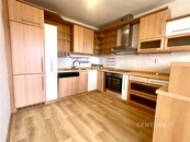 Pronájem bytu 3+kk (93 m2) s krásným výhledem a balkónem, cena 18000 CZK / objekt / měsíc, nabízí 