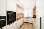 Prostorný a moderně zrekonstruovaný byt 4+1 (84 m2) v Brně - Líšni, cena cena v RK, nabízí CENTURY 21 Vaše Reality