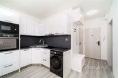 Pronájem nově zrekonstruovaného bytu 1+1 s balkonem, ul. Vídeňská tř. ve Znojmě, cena 12500 CZK / objekt / měsíc, nabízí CENTURY 21 Vaše Reality