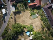 Prodej zasíťovaného pozemku 854 m2 včetně projektové dokumentace na RD - Tasovice, cena cena v RK, nabízí 
