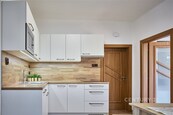 Prostorný RD 5+kk 124 m2 s bazénem, na pozemku 692 m2, Hrabětice, cena 7850000 CZK / objekt, nabízí 