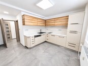 Pronájem komerčních prostor 70 m, cena 35000 CZK / objekt / měsíc, nabízí 