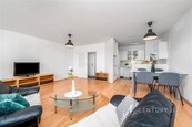 Prodej bytu 4+kk se zasklenou lodžií a sklepem, 104m2, P9 Černý Most, ulice Vybíralova, cena 9500000 CZK / objekt, nabízí CENTURY 21 4fin Reality