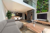 Prodej moderního rodinného domu (212 m2) s velkou zahradou, Levín Králův Dvůr., cena 16990000 CZK / objekt, nabízí