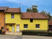 Nabízíme k prodeji prostorný a světlý rodinný dům s rozlehlou zahradou v Zlobicích, cena 2650000 CZK / objekt, nabízí 