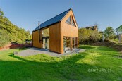 Prodej luxusní moderní dřevostavby uprostřed přírody - 3+kk, zahrada a 5 parkovacích míst, cena 7790000 CZK / objekt, nabízí 