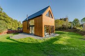 Prodej luxusní moderní dřevostavby uprostřed přírody - 3+kk, zahrada a 5 parkovací místa, cena 7790000 CZK / objekt, nabízí 