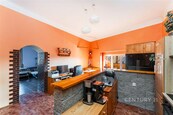 Prodej bytu 3+kk s rozlehlou terasou a balkonem v centru Uhříněvsi, cena 7980000 CZK / objekt, nabízí 