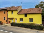 Nabízíme k prodeji prostorný a světlý rodinný dům s rozlehlou zahradou v Zlobicích, cena 2490000 CZK / objekt, nabízí CENTURY 21 4fin Reality