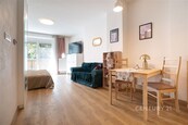 Prodej útulného ateliérového bytu 1+kk s terasou, Vršovice, cena 5990000 CZK / objekt, nabízí CENTURY 21 4fin Reality