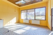 Obchodní prostory s výlohou v srdci Křivoklátu - flexibilní využití dle vašich potřeb, cena cena v RK, nabízí CENTURY 21 4fin Reality