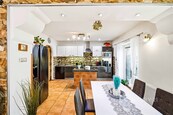 Prodej rodinného domu 261 m2, pozemek 1 306 m2 - Horní Jirčany, cena 18498000 CZK / objekt, nabízí CENTURY 21 4fin Reality
